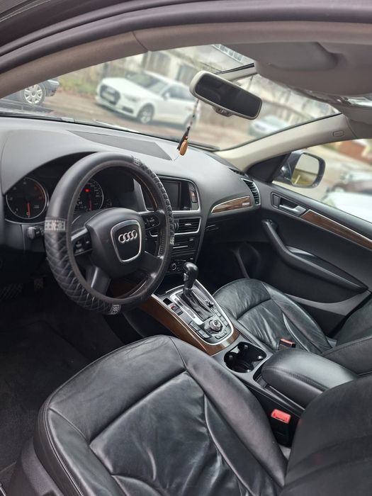 Vând Audi Q5 4×4