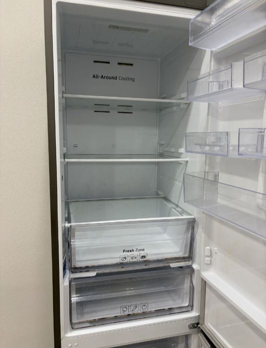 Продам холодильник в отличном состояний