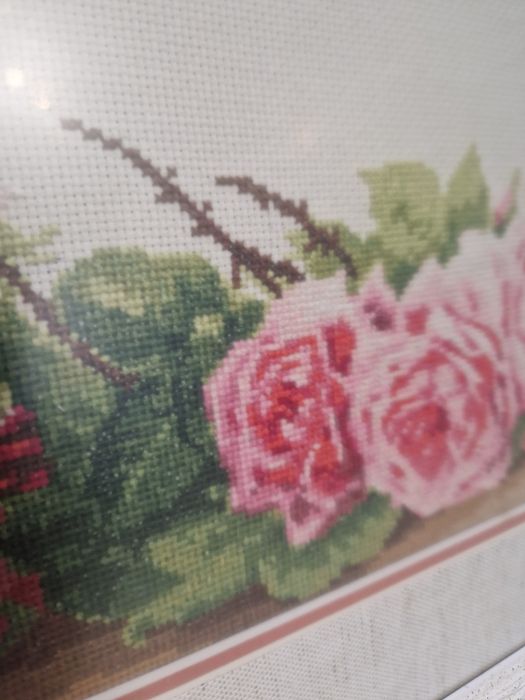 Вышитые картины в багете