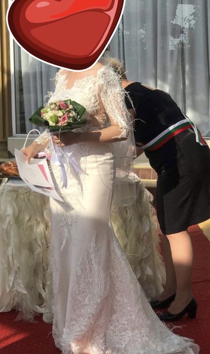 Булчинска рокля с пера , перли , пайети и камъни от дизайнерска къща