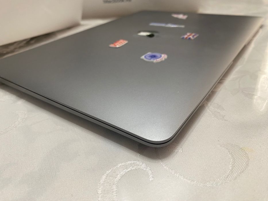MacBook Air i3 2020