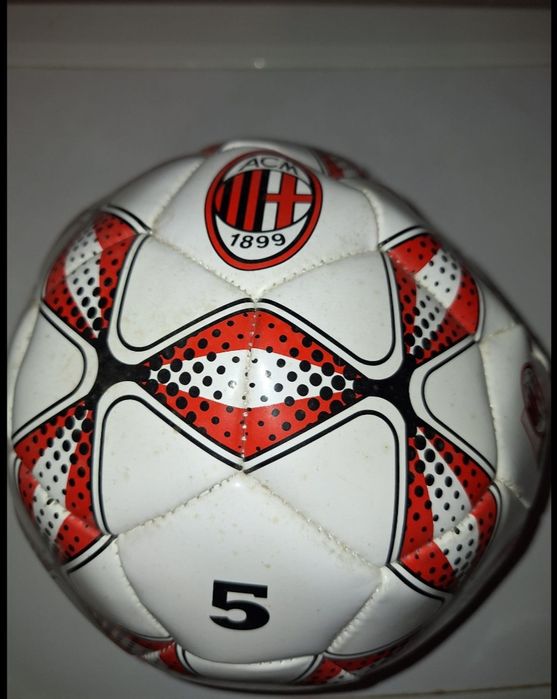 Minge fotbal Ac Milan