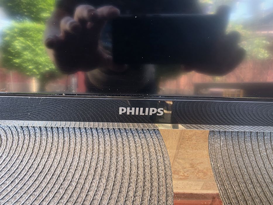 Vand tv Philips diahonala 107 cm
