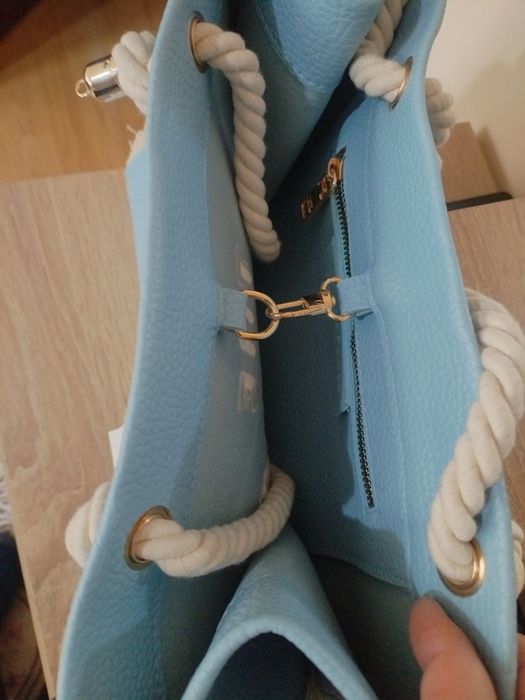 Чисто нова дамска чанта