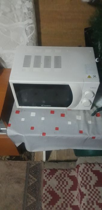 Cuptor cu microunde