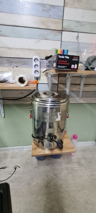 Витринные холодильник срочно