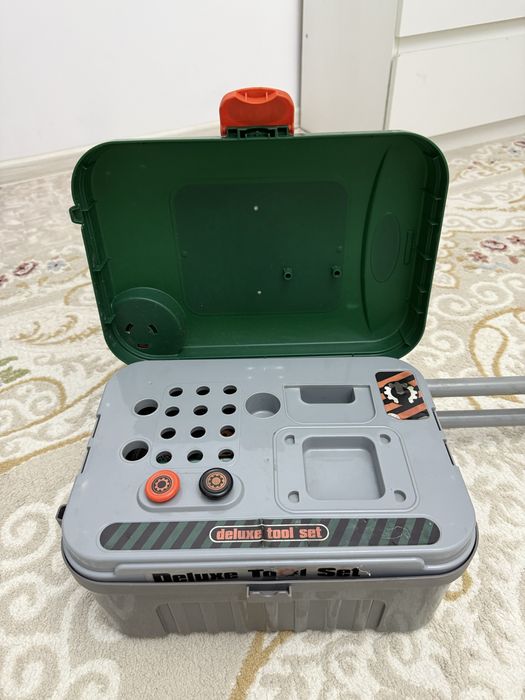 Продам детскую мастерскую для мальчика 2500