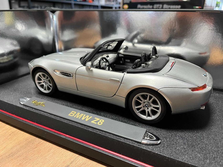 Чисто нов MAISTO GOLD метален колекционерски модел количка BMW Z8 1:18