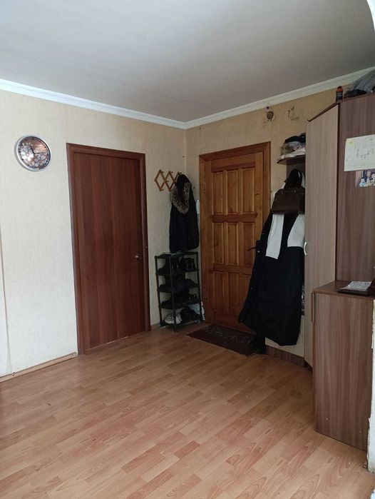 Продается  3 комн кв Габдуллина. 64 в центре