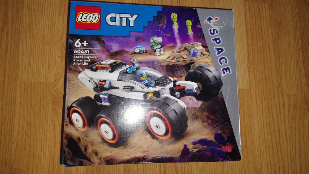 LEGO® City - Rover de explorare spatiala si viata extraterestra