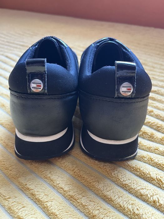 Tommy Hilfiger маратонки