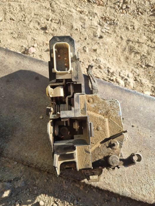 Замок дверной задний бмв е39