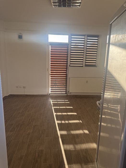 Spatii birouri in cladire Business / AC/ fibra / balcon - zona Dovali