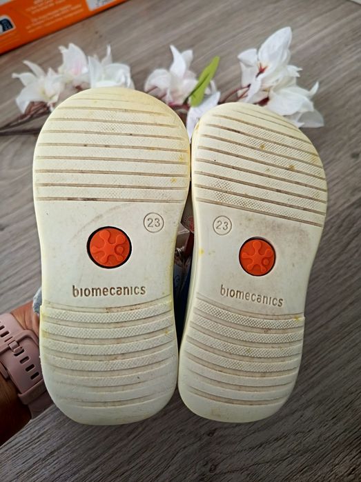 Sandale Biomecanics 23