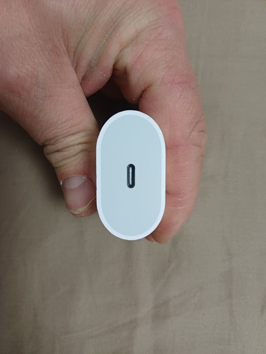 Incarcator original Apple 15w usb C
Perfect functional