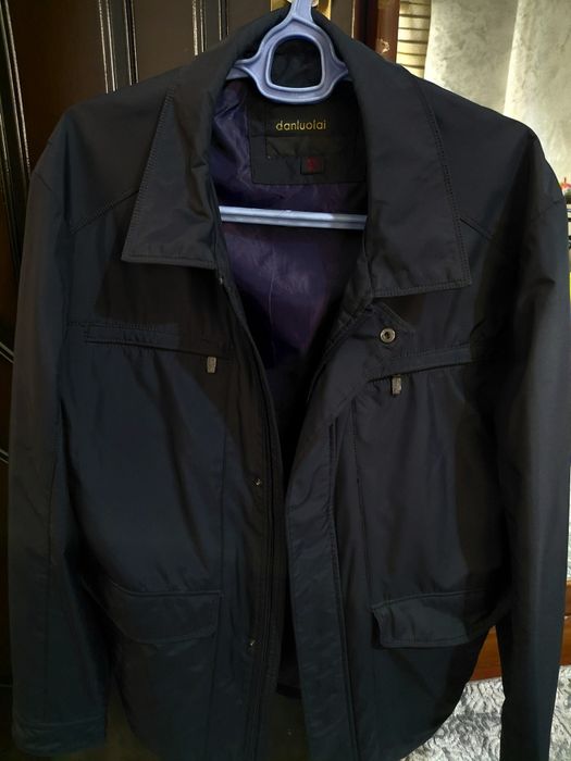 Продам тёмно-синию мужскую куртку