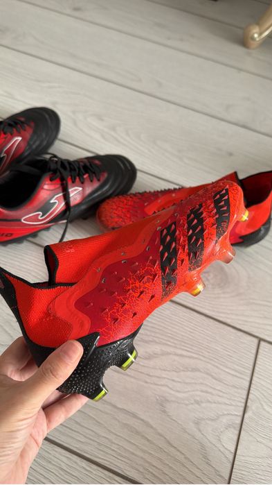 Продам футбольную форму и бутсы