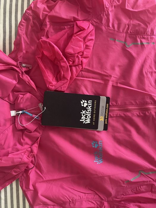 цикламено яке Jack Wolfskin