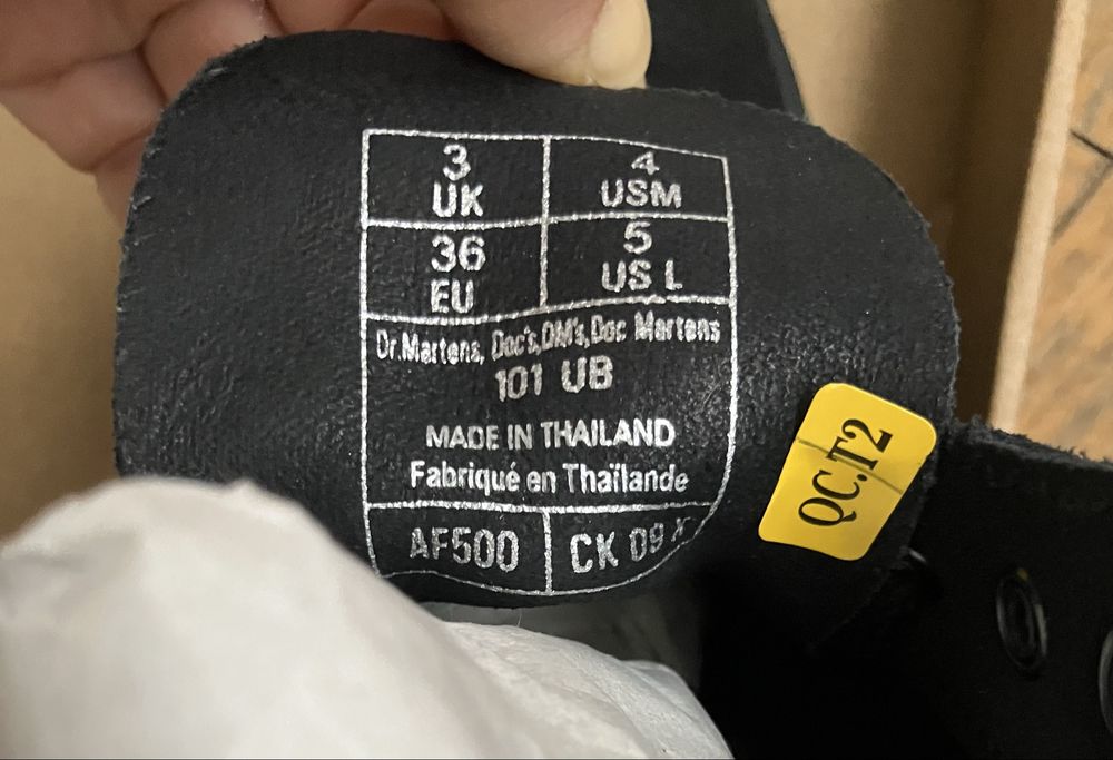 Велурен Dr. Martens, номер 36-ти