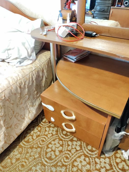 Спальный гарнитур