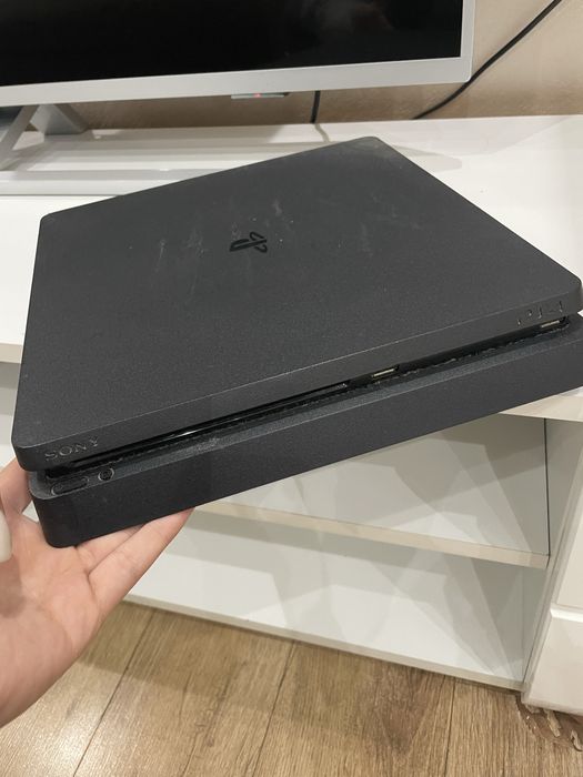Плеистеишън 4 слим.1 терабайт