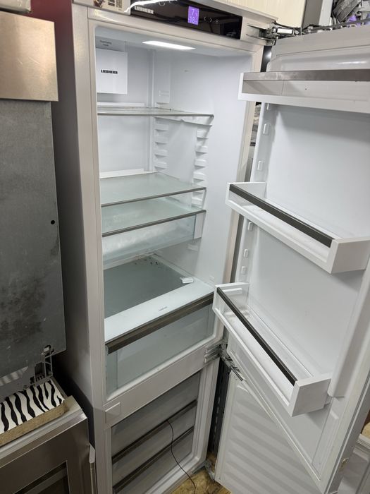 Хладилник за вграж. LIEBHERR A++ No frost Като нов  Germany Гаранция