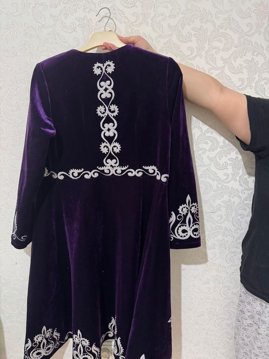 Камзол мен кажекей сатылады.