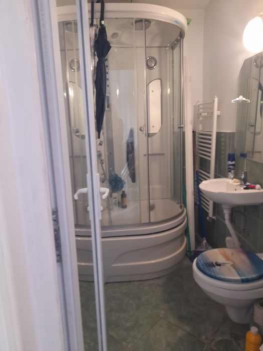 Vandvand apartament cu  2 camere recent renovat