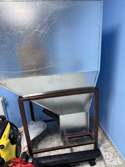 Контейнер за пелети