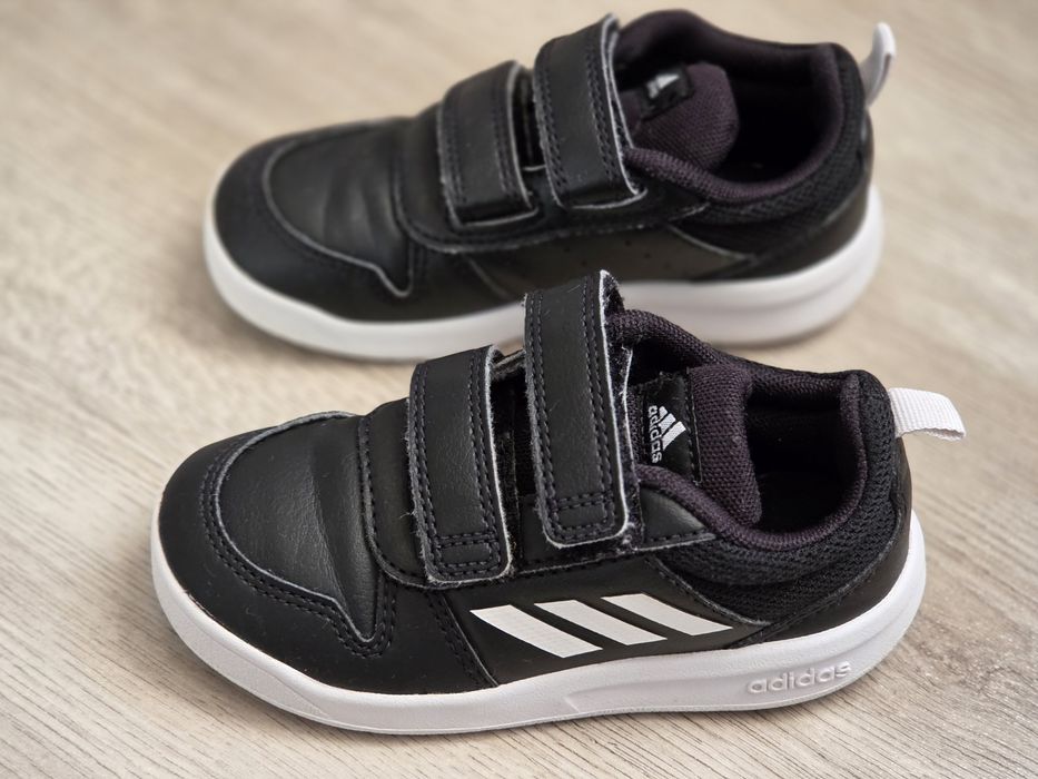 Маратонки adidas