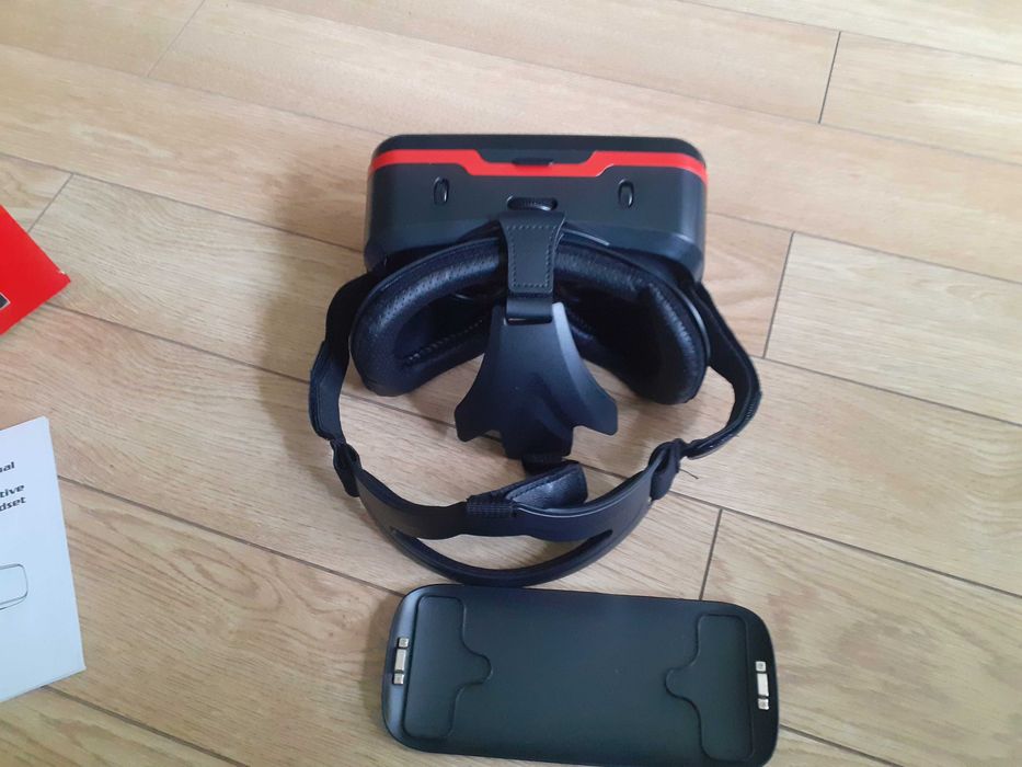 dispozitiv ochelari casca realitate virtuala