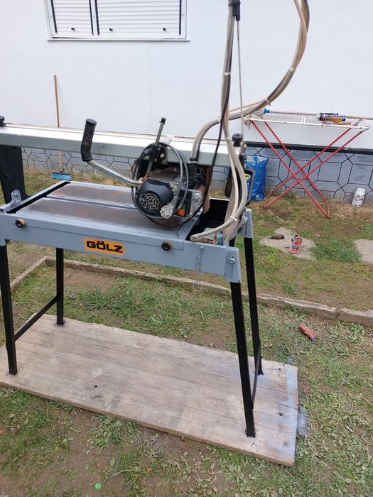 Mașină de tăiat gresie pe apă