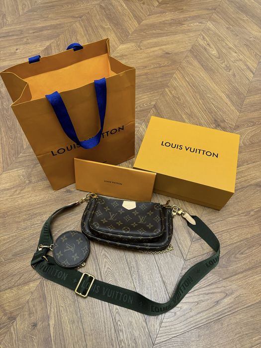 LV Multi Pochette