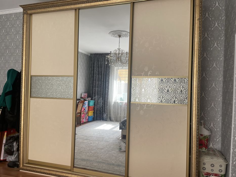 Продам шкаф купе 3:2,90