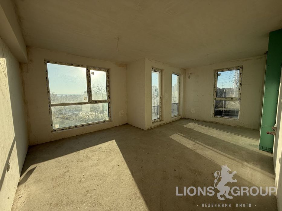 Продава се Тристаен апартамент в Варна, Левски - 87 кв.м за 1041 €/кв.м - Снимка #1
