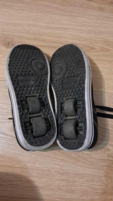 Vand adidasi cu rotite Heelys - marimea 33-34 - stare perfecta