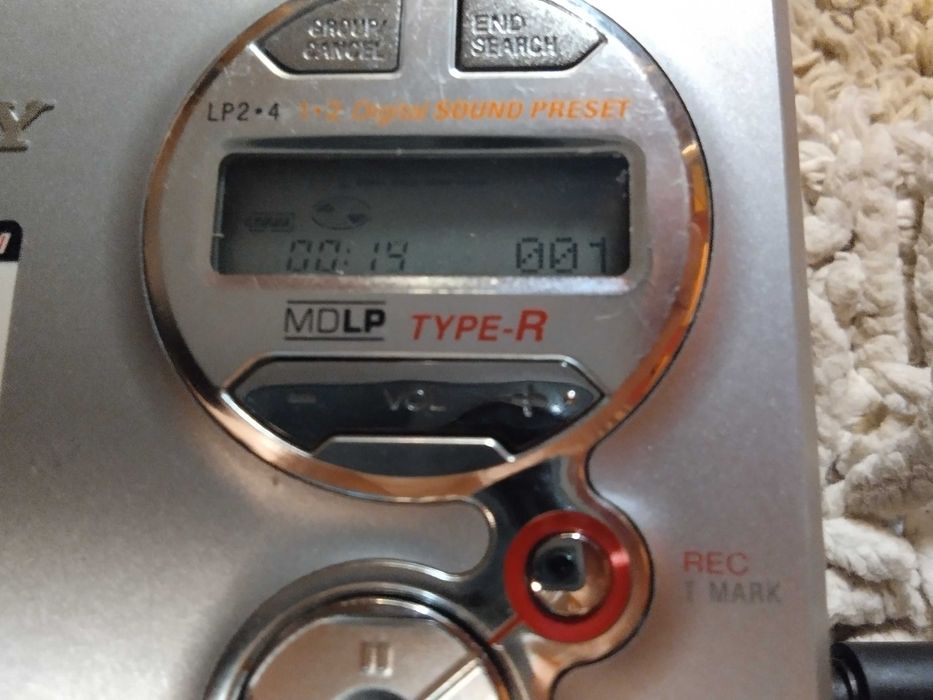 страхотен мини диск плеър записващ Сони-нов внос от Дания