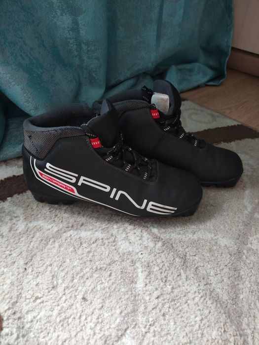 Лыжные ботинки Spine