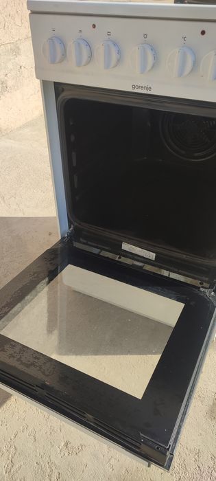 Электрический плита с духовкой