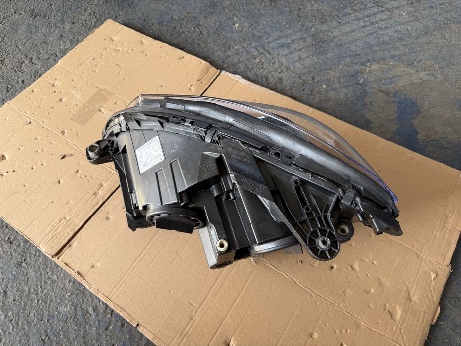 Far dreapta ILS xenon bixenon Mercedes w204 facelift