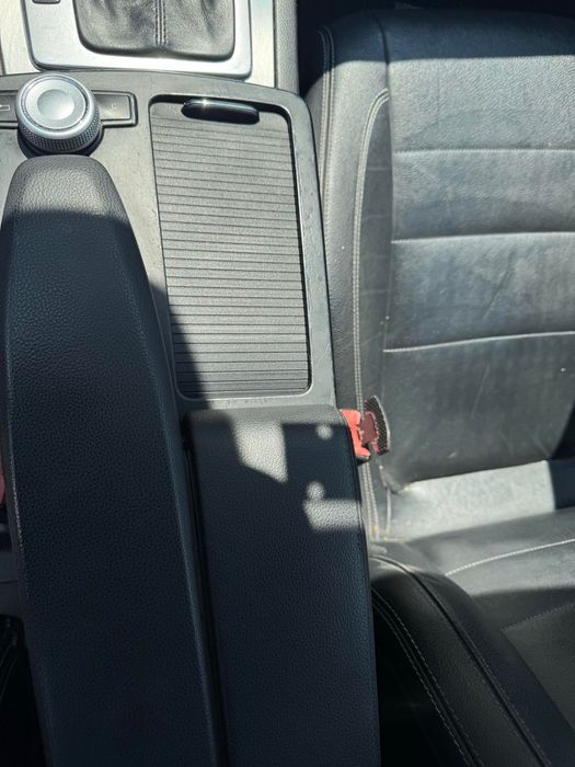 Mercedes щоричка  w204 w212 w207