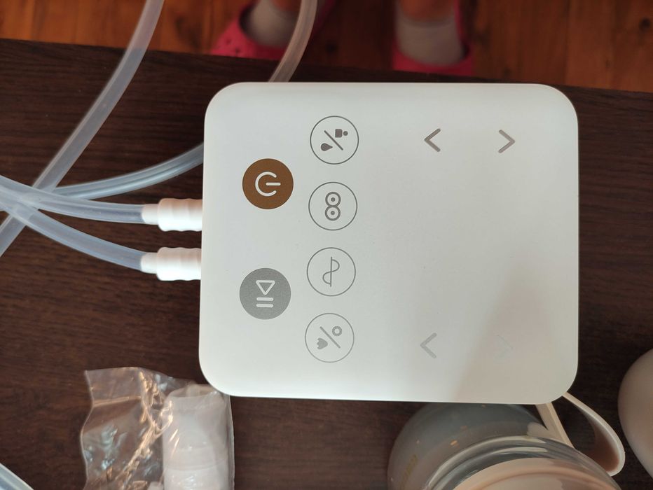 Двойна електрическа помпа за кърма Canpol -2 in 1 все още в гаранция