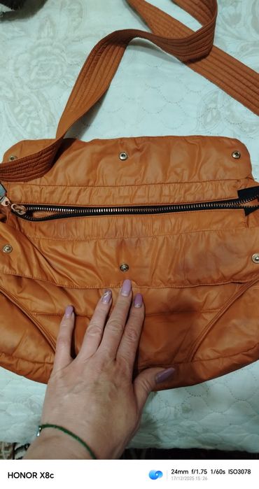 Продаю женскую сумку в отличном состоянии очень