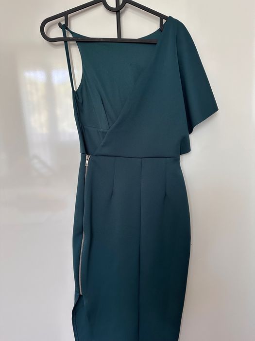 Елегантна рокля ASOS с едно рамо