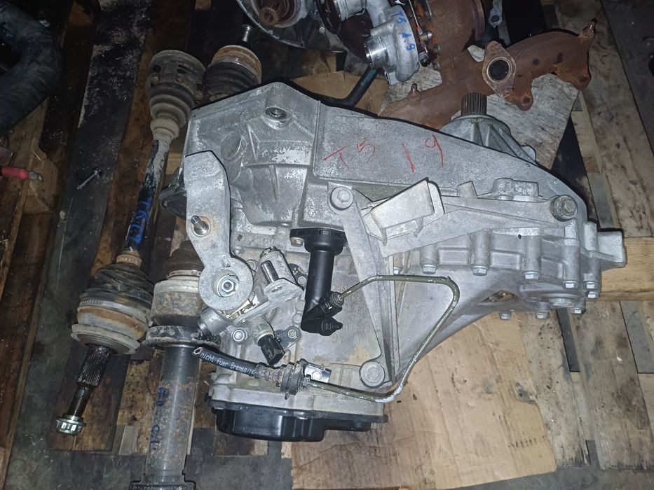 Cutie viteze vw T5 Motor 1.9 , 5 trepte an 2008