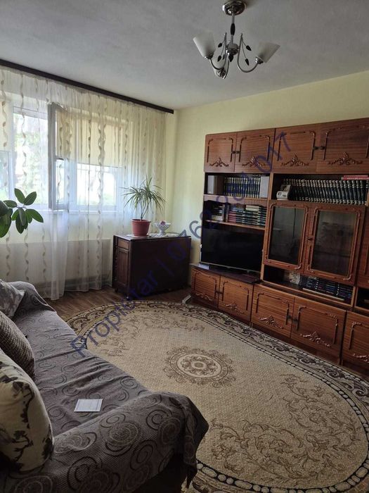 Vand apartament 2 camere | Zona Micro5 - Scoala nr 16