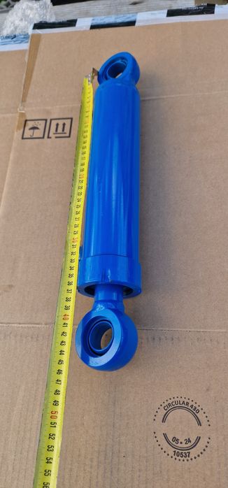 Cilindru hidraulic 420 mm deschide 220 mm tija grosime 35 mm bolturi 3