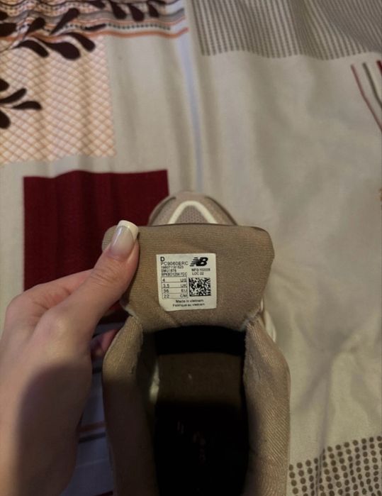 New Balance 9060 mărimea 36 – purtați de 2 ori