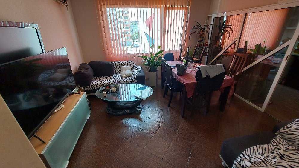 Дава се под наем Тристаен апартамент в Бургас, Меден рудник - зона А - 70 кв.м за 178.5 € - Снимка #2