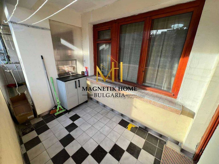 Дава се под наем Двустаен апартамент в Бургас, Възраждане - 65 кв.м за 306 € - Снимка #1